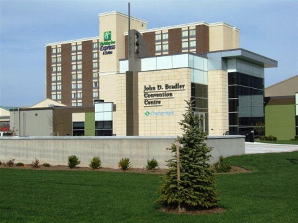 Holiday Inn Express Hotel & Suites Chatham South By Ihg Exterior foto
