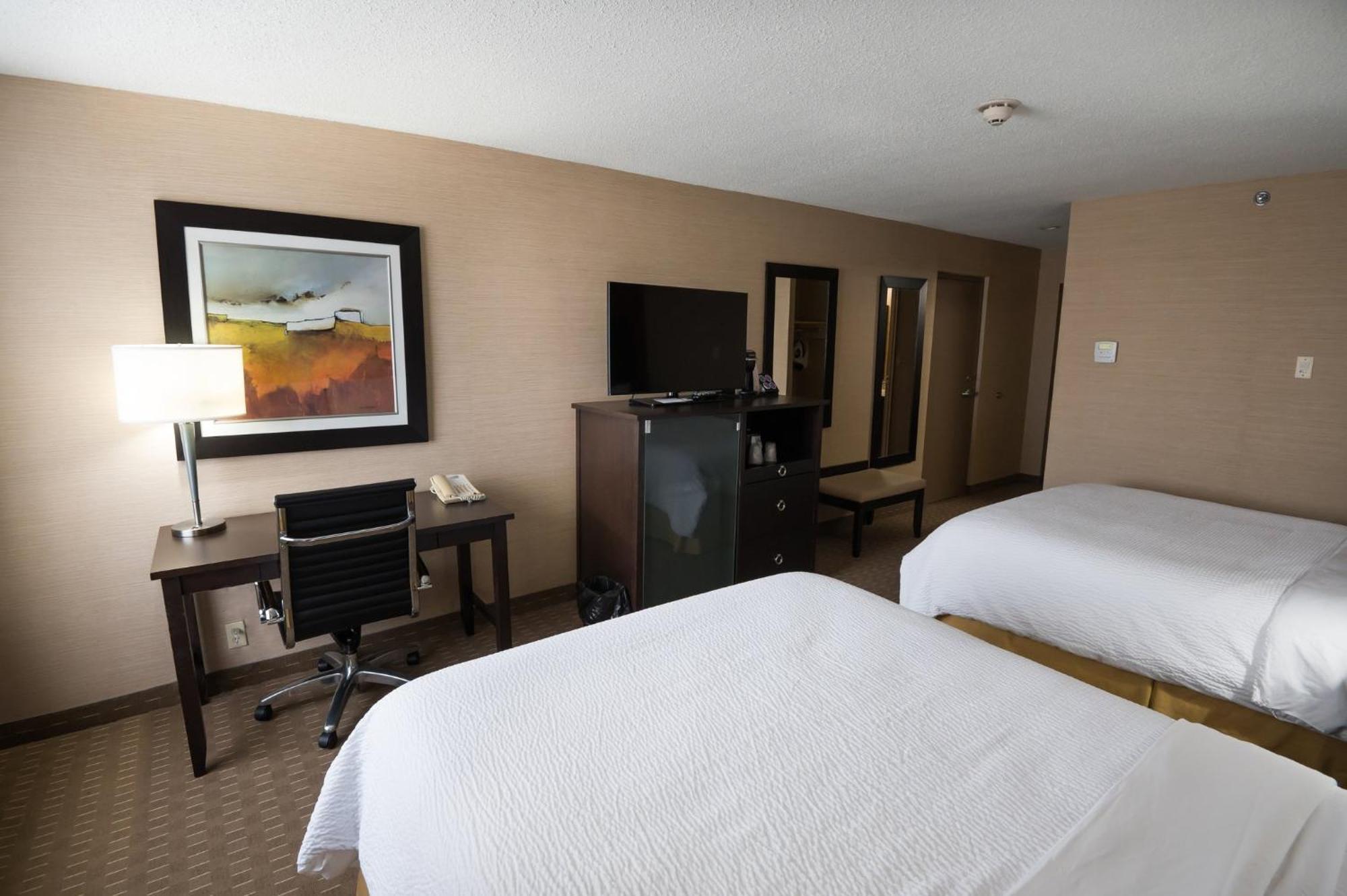 Holiday Inn Express Hotel & Suites Chatham South By Ihg Exterior foto